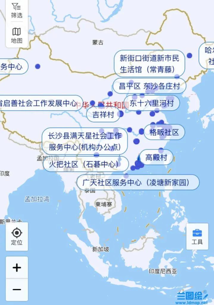 儿童服务机构全国地图截图,地图上标注了多个社区服务中心的名称和位置,如新街口街道新市民生活馆、长沙县满天星社会工作服务中心、广天社区服务中心等。